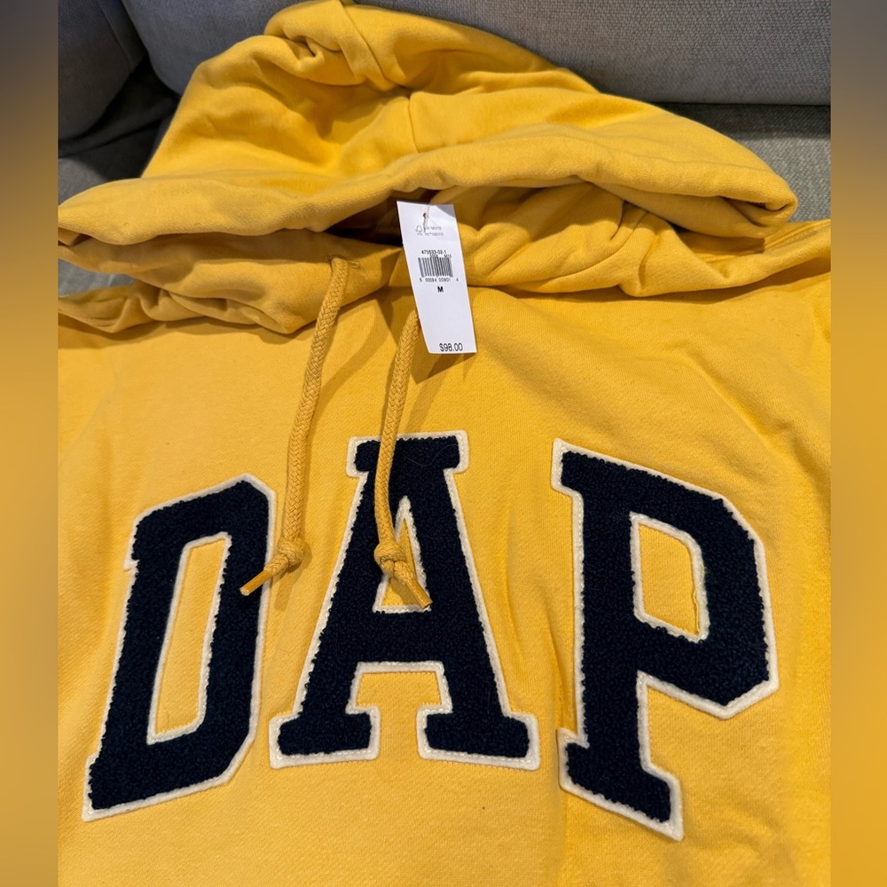 NWT - Gap Men’s Dapper Dan DAP Hoodie - Yellow - M